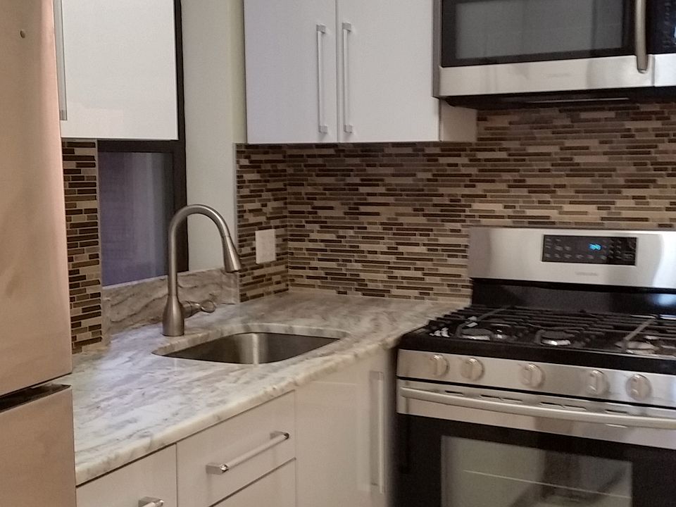1st image of 3172 37th St APT 1