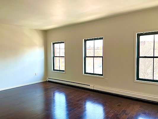 3rd image of 188 S Oxford St #3