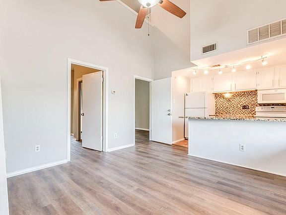 3rd image of 601 Nelray Blvd APT 13