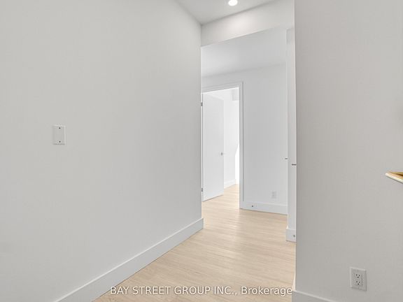 5th image of 6 Greenbriar Rd #523