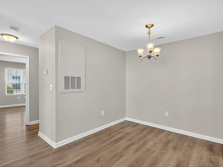 Nevin Place Apartments — Photo 11