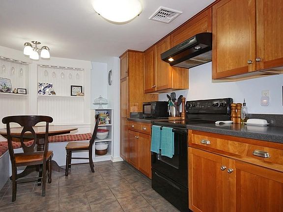 2nd image of 25 Burgess Ave