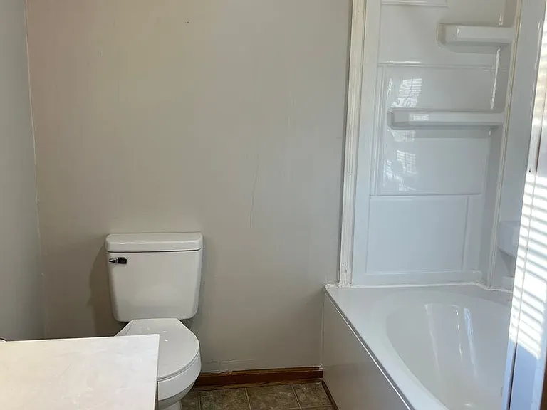306 Walnut St — Photo 17