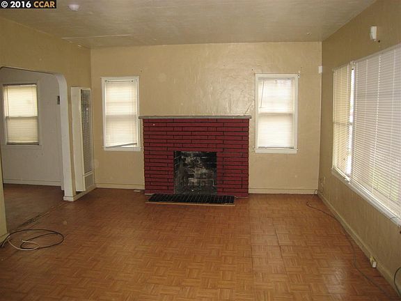 3rd image of 2739 Gaynor Ave