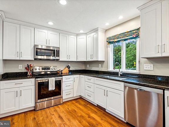 4th image of 5500 Talbot Dr