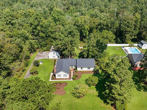 4th image of 142 Westwood Circle