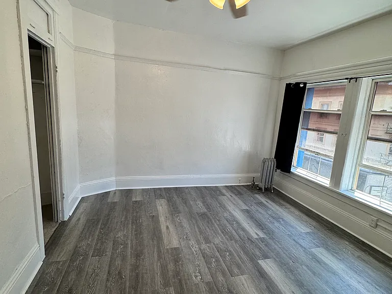 33-1717 W Burnside St #25 — Photo 2