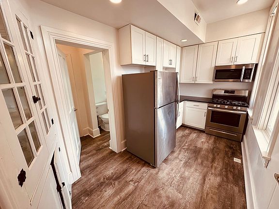 3rd image of 153 S Beaver St #1