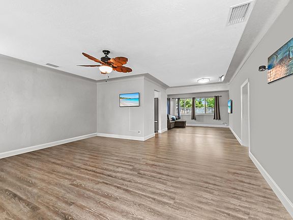 5th image of 2898 SE 1st Place