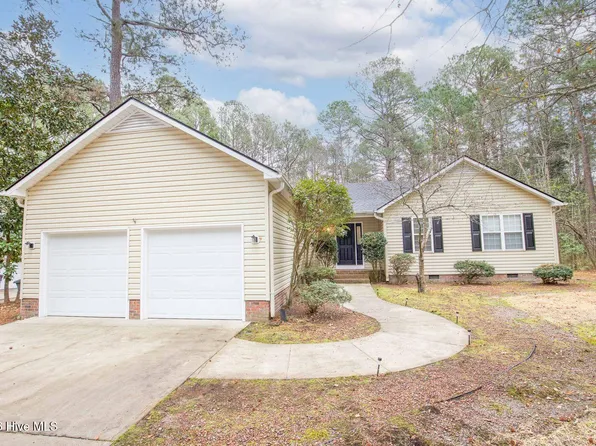 681 Ginseng Dr, Vass, NC 28394