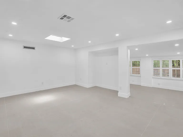 5148 SW 28th Ter — Photo 31