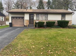 215 Stephens Dr, Utica, NY 13502