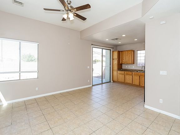 5th image of 296 Sweet Sugar Pine Dr