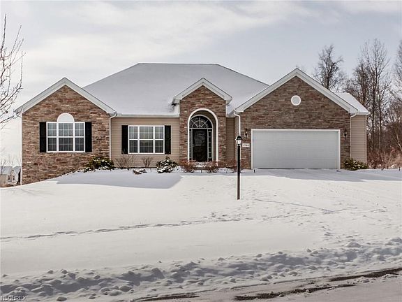 2nd image of 1744 Campbell Ln