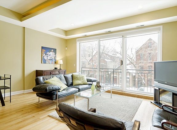 4th image of 1058 N Hermitage Ave #2
