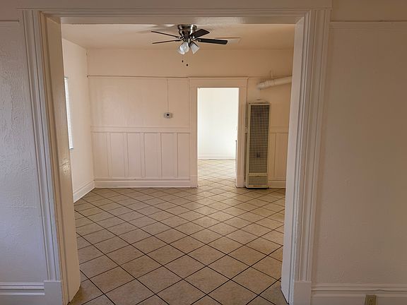 3rd image of 1128 S San Joaquin St