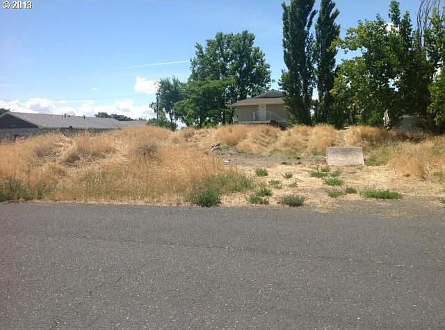 2nd image of 169 John Day St