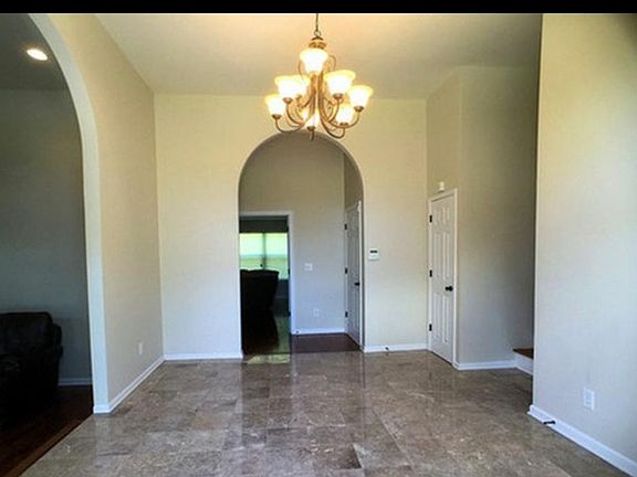 4th image of 710 W Nocturne Dr