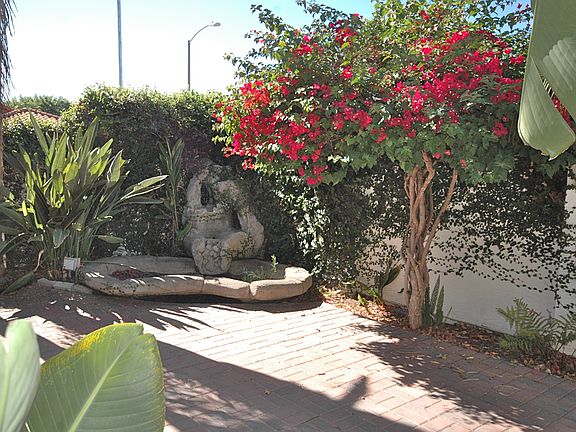 2nd image of 4859 Palmetto Dr