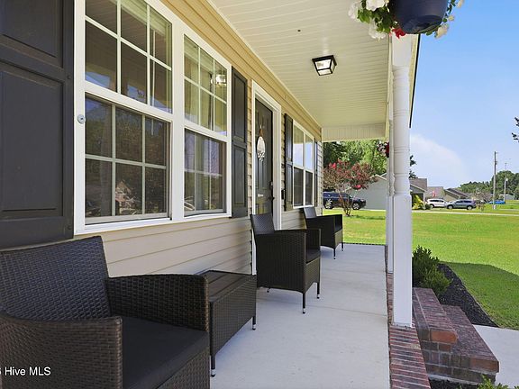 4th image of 324 Reid Court N