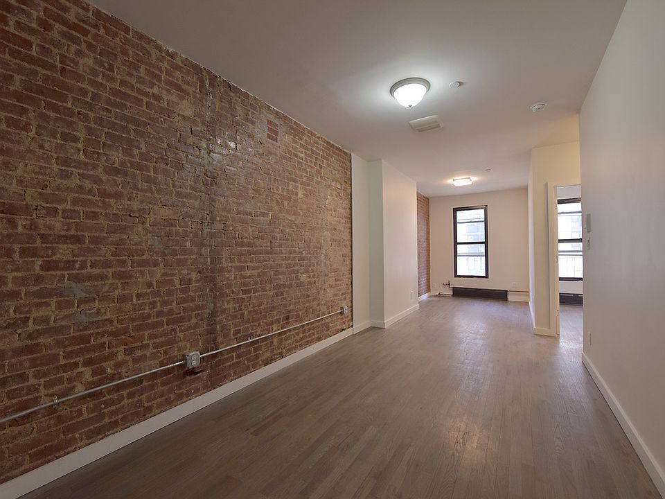 1st image of 1611 2nd Ave #33