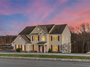 33 Brandywine Rd, Rock Tavern, NY 12575