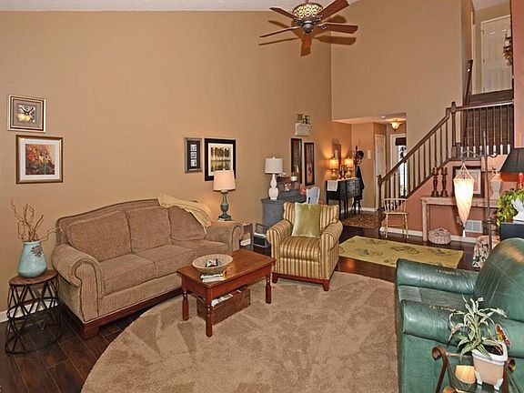 3rd image of 794 Wildberry Cir