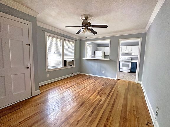 2nd image of 1740 N Parkway