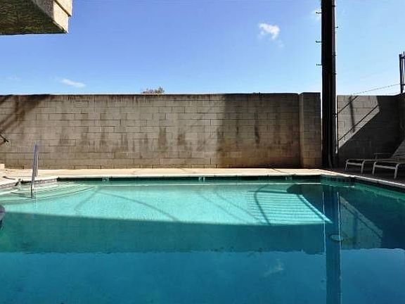 11045 Pool