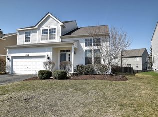 1719 Ellington Dr, Aurora, IL 60503