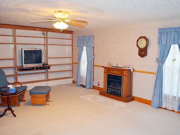 3rd image of 311 E Hilborn Ave