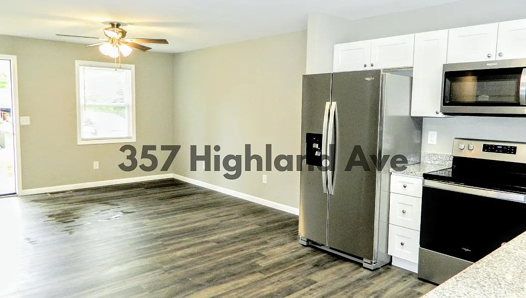3 bed, 1072 sqft, $1,800 — Photo 3