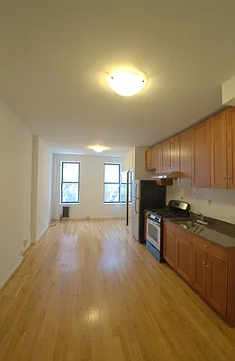 Rented by BLU Real Estate | media 18