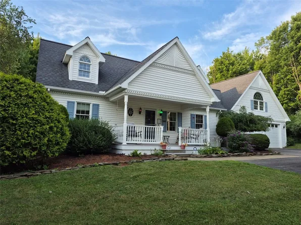 1344 Erie St, Saegertown, PA 16433