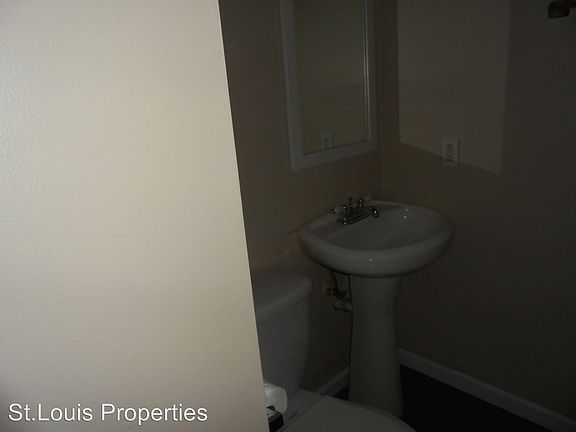 4th image of 3009 Solway Ave