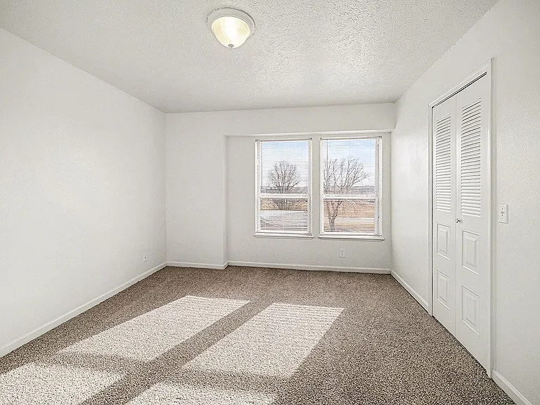 West Hampton Park Apartment Homes — Photo 35
