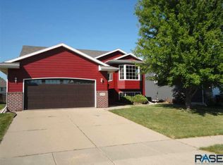 7428 W Luke Dr, Sioux Falls, SD 57106