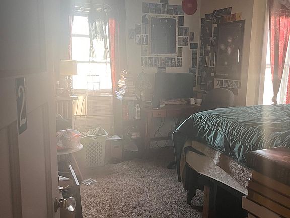 2nd image of 615 N Dubuque St #2