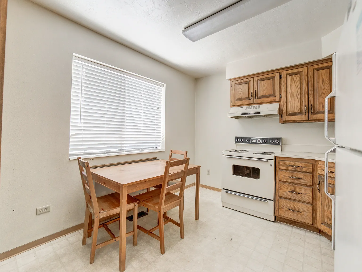 2 bed, 864 sqft, $299 — Photo 4