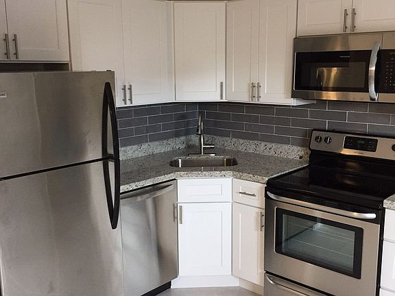 2nd image of 1921 NE 51st St APT 1