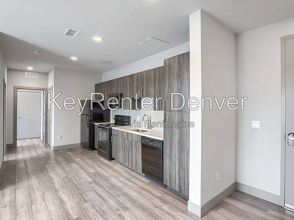 5th image of 4923 King St Unit 404
