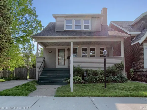 1139 Wayburn St, Grosse Pointe Park, MI 48230
