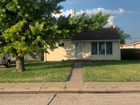 308 E 24th St, Hays, KS 67601