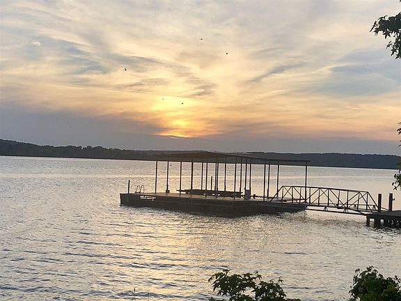 3rd image of 630 Lakefront Dr