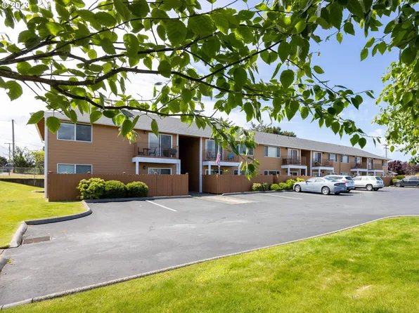 320 Necanicum Dr APT 12, Seaside, OR 97138