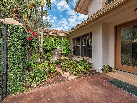 2nd image of 3625 Woodlake Dr