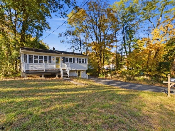 39 Brookwood Dr, Byram Twp., NJ 07874