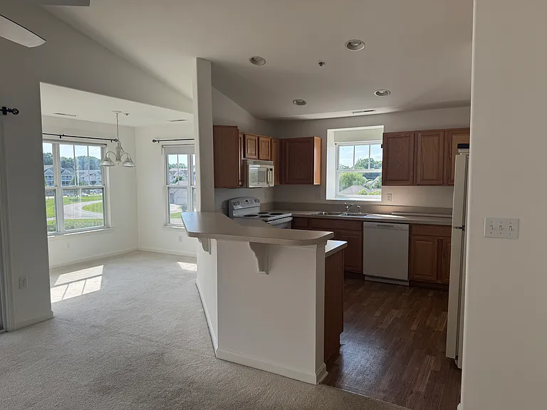 3403K N Sagamore Dr — Photo 6