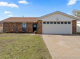 125 NE Spruce Ave, Bartlesville, OK 74006
