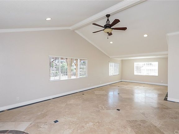 4th image of 2421 Reservoir Dr